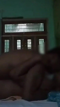 Indyjska pokojówka z prawdziwego sklepu oszukuje seks z właścicielem w jej domu