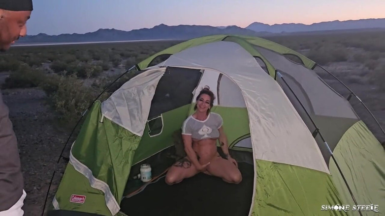 Simone Steele: Desert Camping Squirt Session