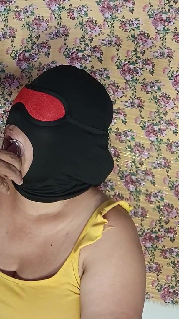 Bondage homemade mature: Máscara de mamada
