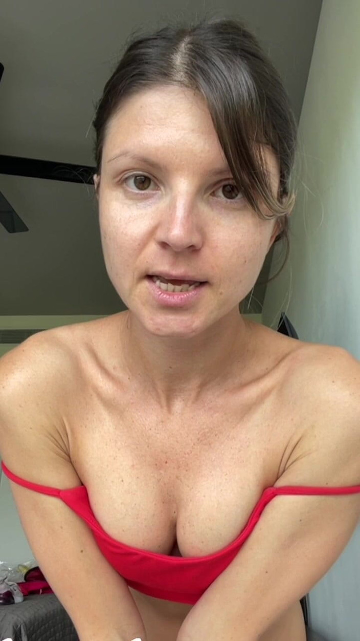 Джина Джерсон: Соло Вся В Масле Дрочка Пальцем