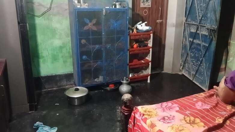Desimombd: Devor和bhabhi去一个非常老的房子，突然与孟加拉语desimombd发生性关系
