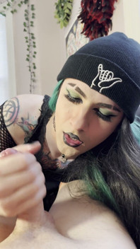 Bakış açısı gotik kadın kılıklı emiyor