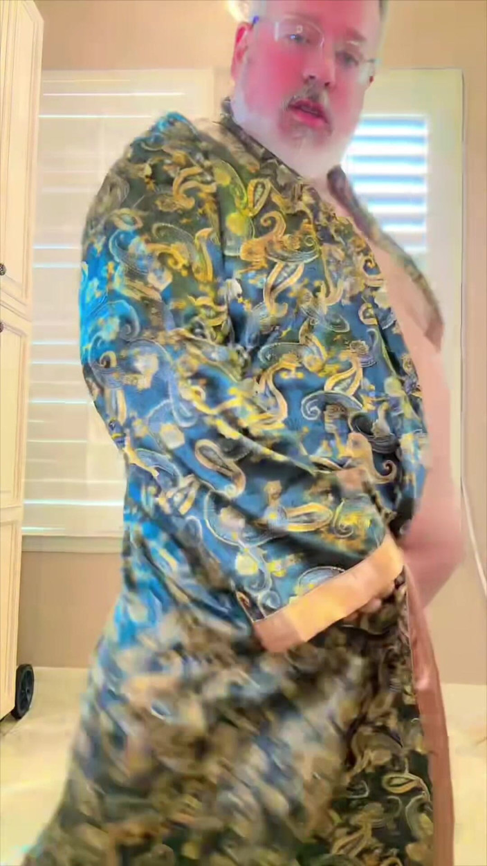 Hand-Free-Daddy-Chub: Naked Bear Dancer Big Belly Bounce Ski-dip Yes Yes Yes