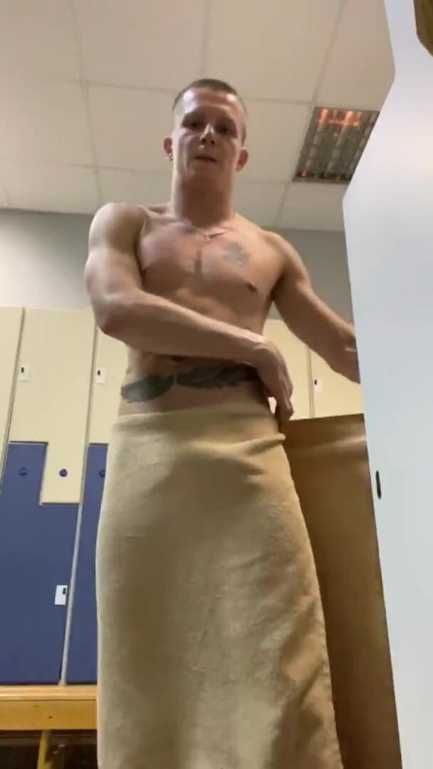 Falcon Al: Falcon Al Gay porno šatna