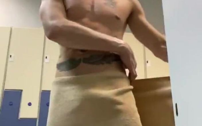 Falcon Al: Falcon Al Gay Porn locker room