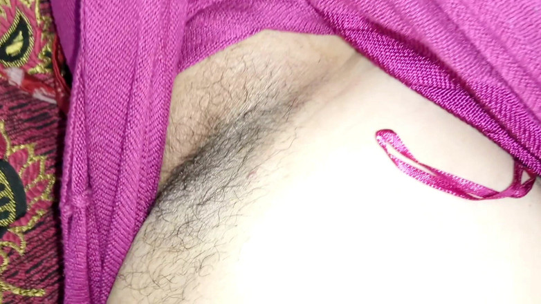 Netu: Indický anální sex bez sedla s muslimskou přítelkyní