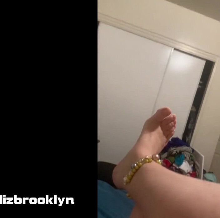 Porno angels: Сексуальная игра с лодыжками Elizabeth Brooklyn