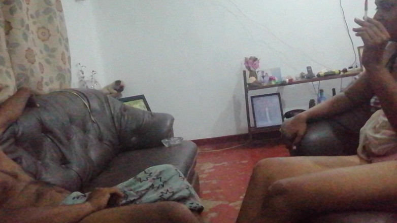 Tina Baby: De gigantische lul van schoonvader hangt rond onder zijn sarom...