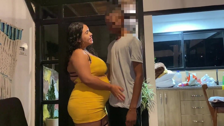 Xara Rouxxx: La matrigna del mio ragazzo ha un rapporto a tre...