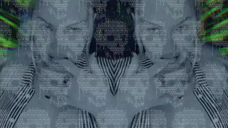 Goddess Misha Goldy: Alucinación exe mis labios dentro de tus pensamientos