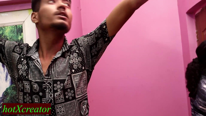 Hot creator: Indický neznámý bhabhi má sex s vysokoškolským klukem! Desi žhavý sex