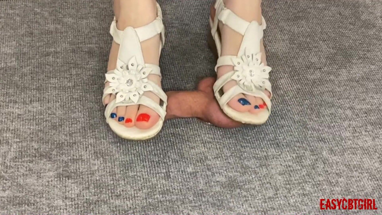 AnnyCandyPainboy: Padrona con gambe sexy con scarpe