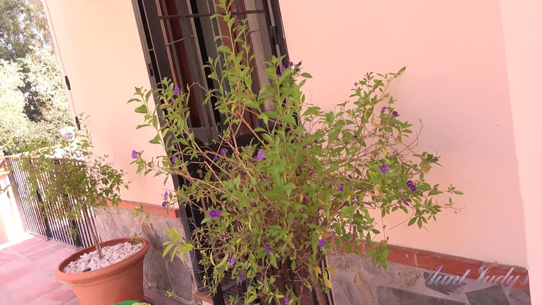 Aunt Judy's: Nevlastní teta Judys - venkovní zábava s tvou prsatou milf přítelkyní...