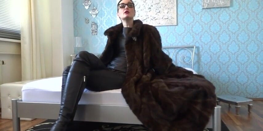 Lady Victoria Valente: Mini polla humillación