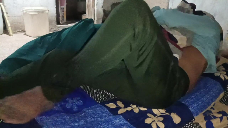 Bhabhi UP: Si nutre e si nutre con il freddo