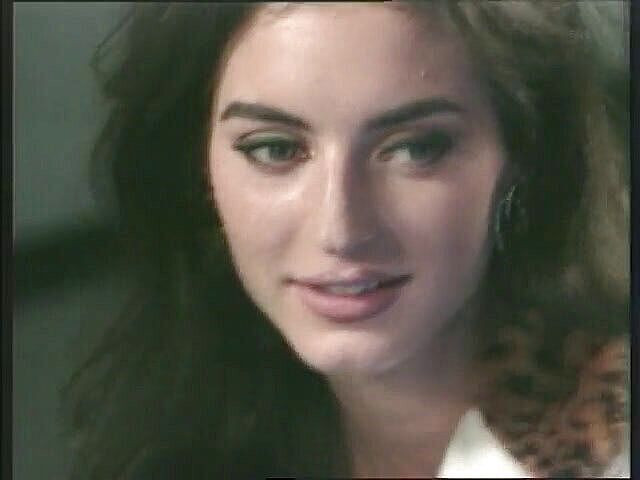 Lucky Cooch: MILF yang luar biasa mahu kedua-dua lubangnya dikongkek