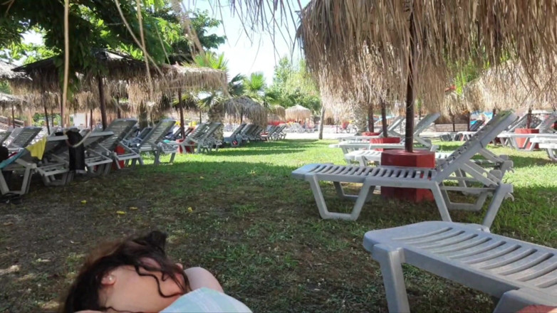 ExpressiaGirl: Ateşli üvey kız kardeş Expressiagirl halka açık bir su parkında mallarını...