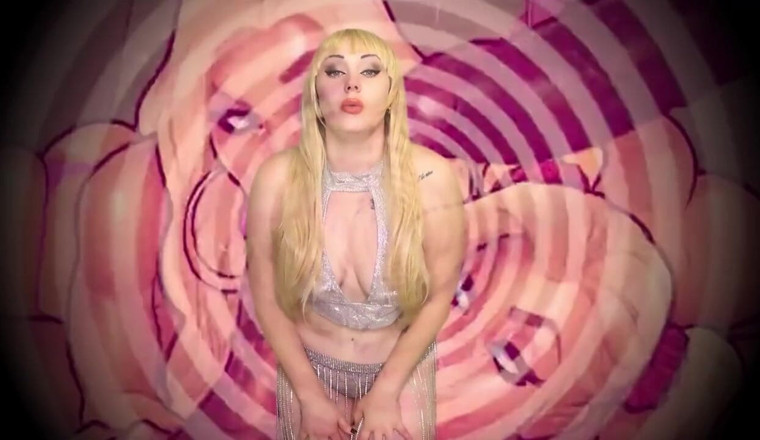 Goddess Misha Goldy: Transformation till den lilla kuk suger sissy slampa!