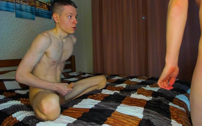 Morflot24: Twink Evgeny utangaç Alex'in deliğini genişletiyor!