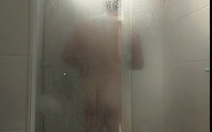 Marcosninfo: First Shower of the Day After a Fuck.