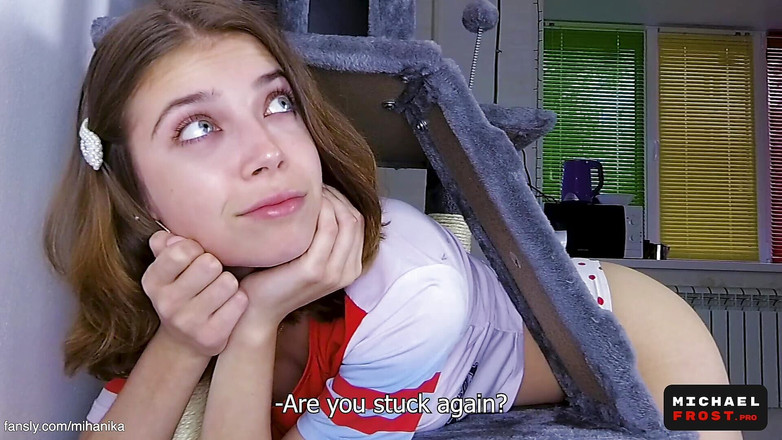 Michael Frost Pro: Jangan bilang-bilang sama abang tiriku kalau aku sengaja nggak sengaja...