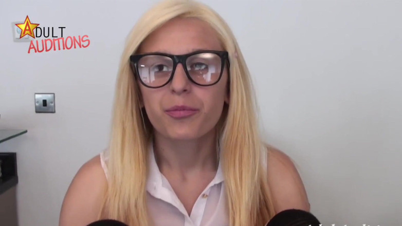 Adult-Auditions: Britische vollbusige faye