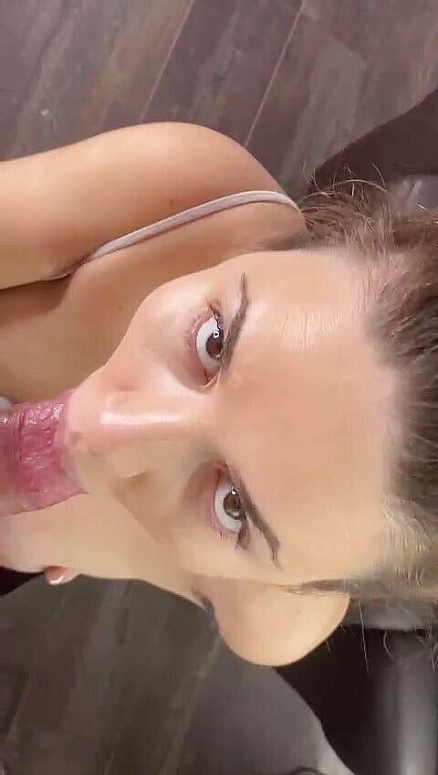 SassyTiff: Büyük yarak em ve üvey erkek kardeşimi yut