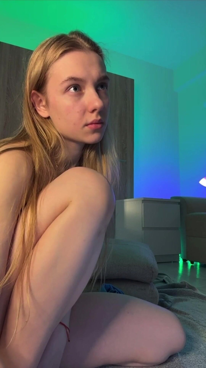 JuiceLussie: Big Dick Fucking Virgin Anal