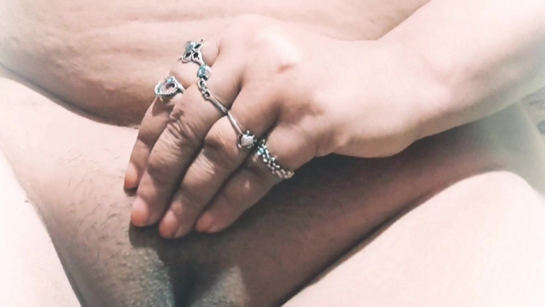 Dream Mahi: Gorący indyjski Bhabhi sam w domu - mokra i dzika akcja