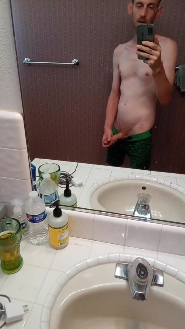 Jack_D_Stranger: 让我的鸡巴坚硬并被抚摸到边缘等待撸管指挥