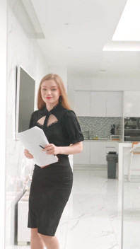 이 집을 임대하겠다고 약속했어! 그것을하거나 내가 해고 될거야! 부동산 중개인과 사정을 거칠게 따먹다