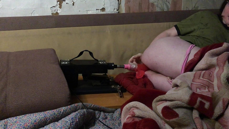 CleopatraPrincessa: मुझे सेक्स मशीन द्वारा चोदा जा रहा है