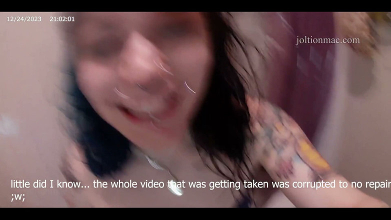 Joltionmac: Mandi dengan saya