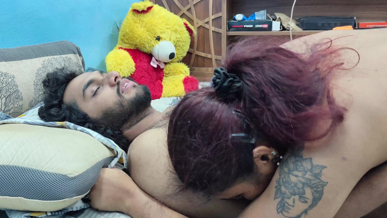 Vaigavarun45: Girl Kissing and Foot Job