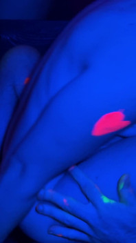 Celé video - Gloryhole Glow Party - Cliff Media Productions