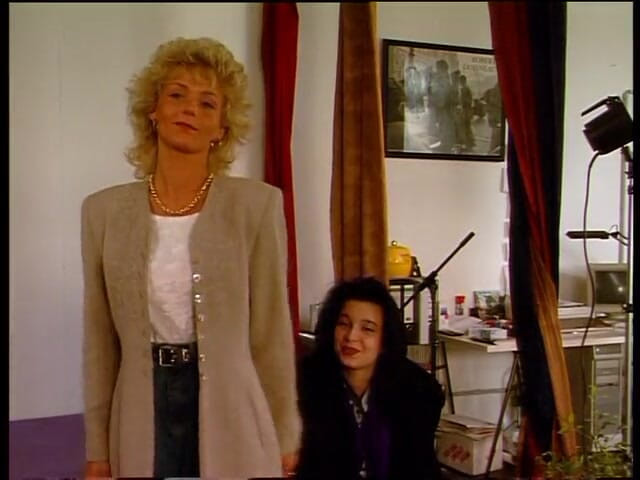 Naughty Girls: Gagici retro care se dezbracă și se ating reciproc la audiție