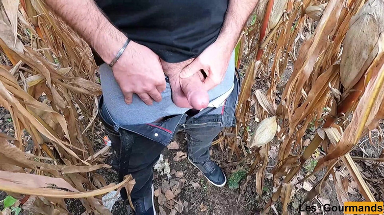 Les Gourmands: Tangamdaki yarağını boşaltmayı seviyorum