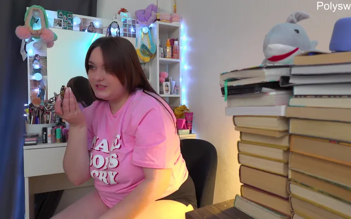 Polly Sweet: Russian Actress Shoots Solo Backstage Video