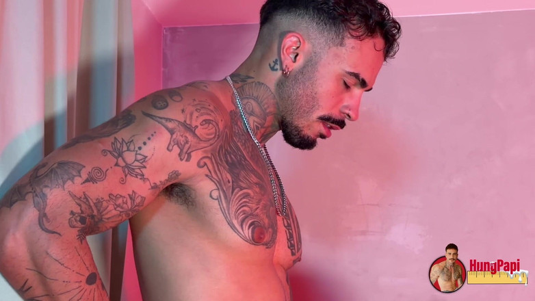 Hung Papi: Büyük Yaraklı Papi Kaslı Latin Adam Azael Maluma Sevimli Ikizle...