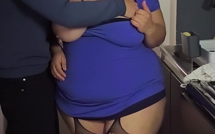 Riderqueen BBW Step Mom Latina Ebony: Сексуальную мачеху трахнули на кухне