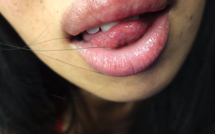 Asmr_mouth: 이 마이크가 나를 어떻게 만드는지 봐