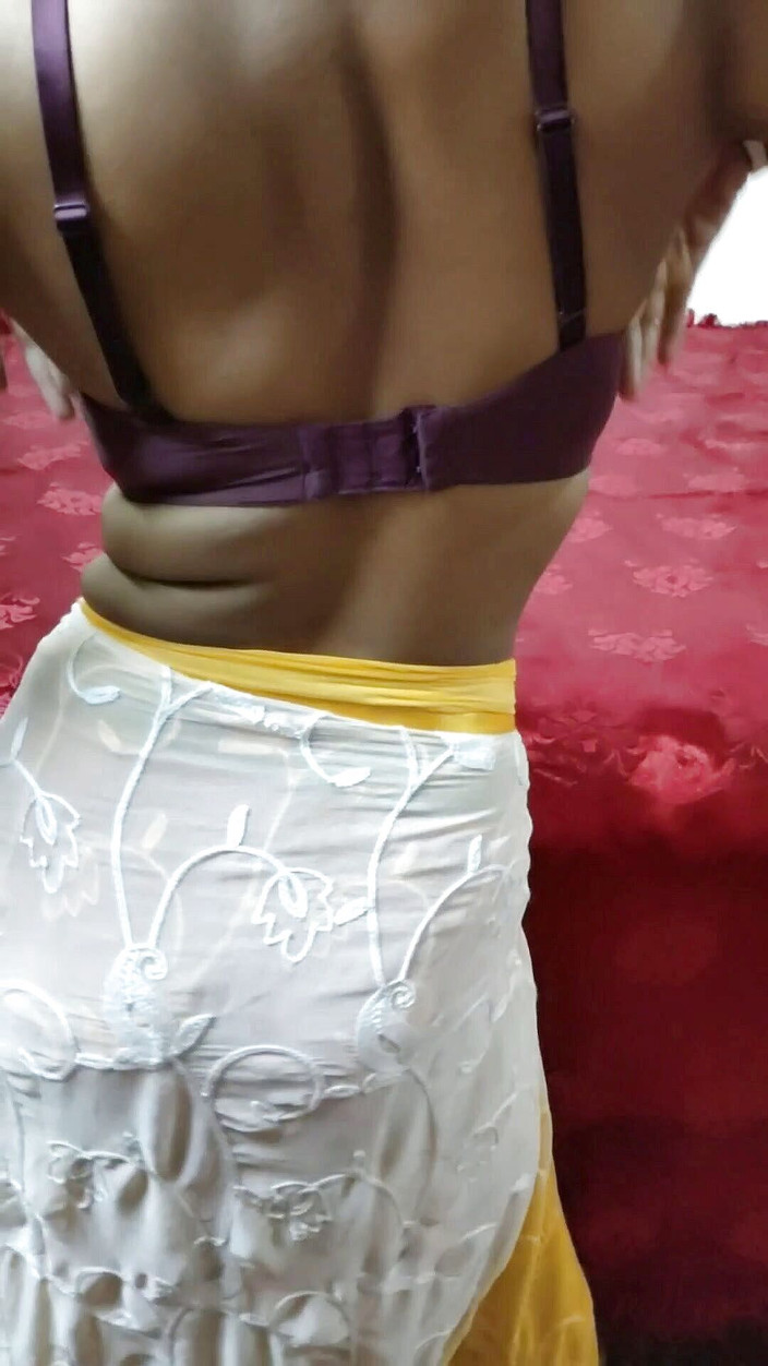 Darling Mona: Стриптиз-шоу сам