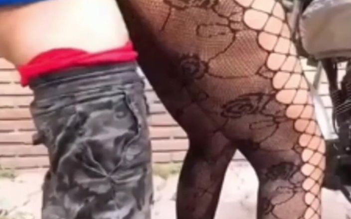 Barbietransxxxx: Nach einer sex-session mit diesem typen, der sehr weiß, wie...