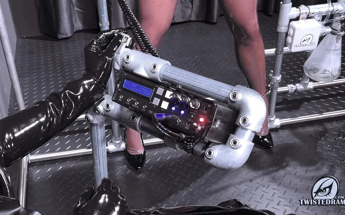 Twistedrama: Fem Dom Station