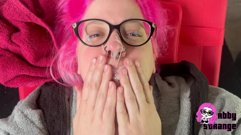 Abby Strange: Le meilleur des Creampies et Semenshots 2024