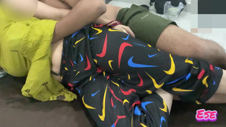 Sammy Sins: पति पत्नी की सौतेली बहन को पीछे से चोदता है