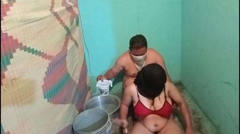 Gulaab: インドの太った義理の叔父によるバビジシャワーセックス