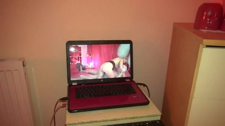 Abby Roberts: Reife studentin gibt blowjob
