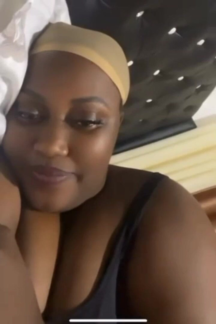 Me and my new slut: 뚱뚱한 뚱뚱한 보지와 자위하는 뚱뚱한 흑누나 소녀