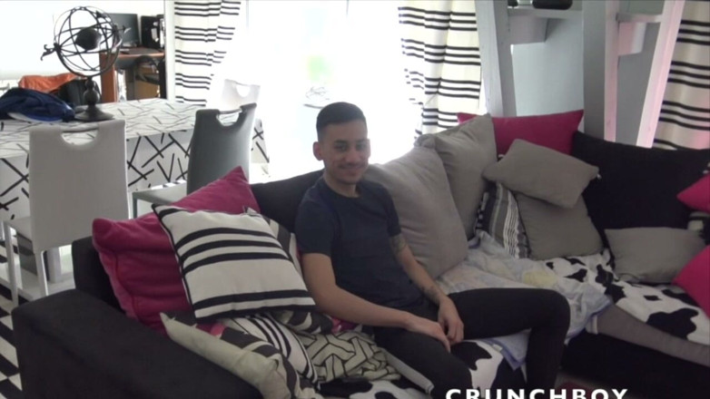 Hot recent bareback entertainement: James a fost futut de un tânăr arab